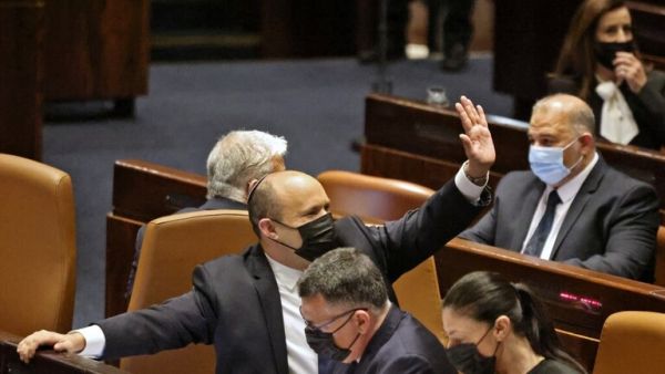 القائمة العربية تنقذ حكومة بينيت من اقتراح بحجب الثقة في الكنيست 