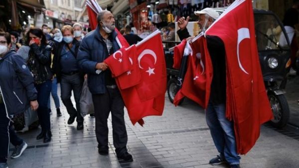 أتراك يطعنون شابا سوريا حتى الموت داخل مسكنه في اسطنبول