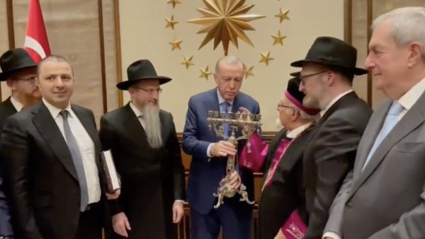 أردوغان لحاخامات يهود: علاقاتنا مع إسرائيل ستكون قوية على الدوام