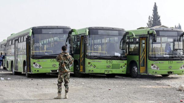 وصول الدفعة الاولى من مهجري درعا إلى شمال سوريا، وهدوء يسود المدينة