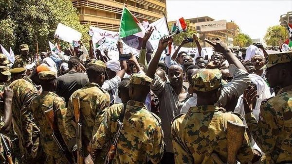 دعوات لتظاهرات حاشدة رفضا لـ"الانقلاب" في السودان