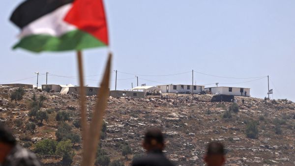 اسرائيل تتجه لشرعنة البؤرة الاستيطانية على جبل صبيح في بيتا نابلس