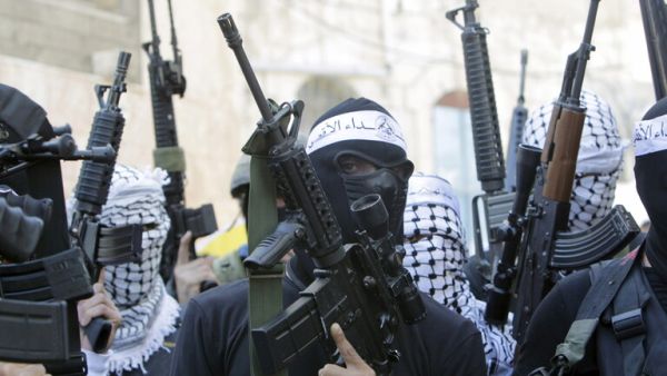 شهيد في البيرة و"فتح" تعلن "إشعال ميادين المواجهة" ضد المستوطنين