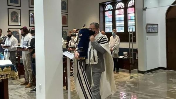 الكنيس اليهودي في قلب المنامة يعود للحياة بعد 74 عاما