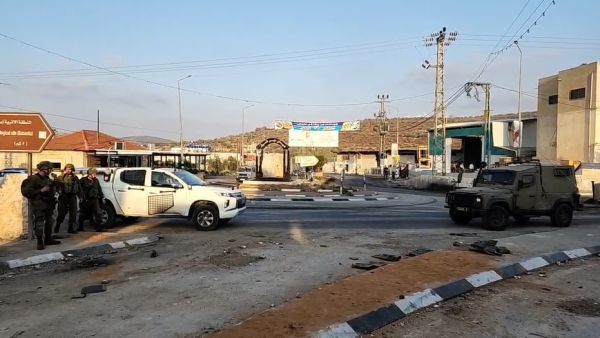 إسرائيل ترفع الحصار عن نابلس