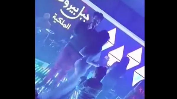 طفل آخر ينثر النقود على راقصات ملاهي كردستان العراق.. هل هي ظاهرة؟