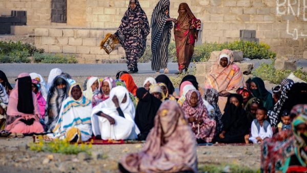 السودان.. انقطاع للانترنت ودول تجلي بعثاتها ورعاياها مع دخول المعارك اسبوعا ثانيا