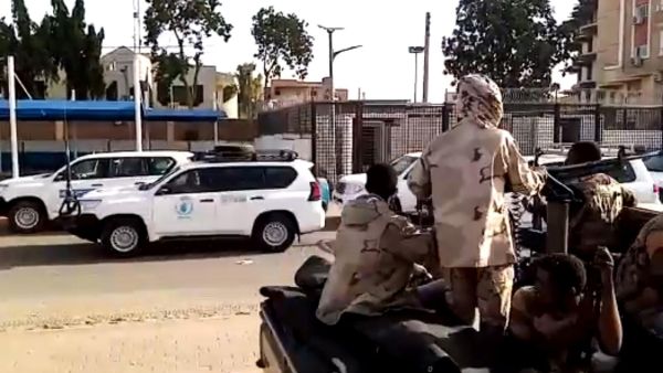 البابا فرنسيس يدعو لوقف العنف واستئناف "الحوار" في السودان