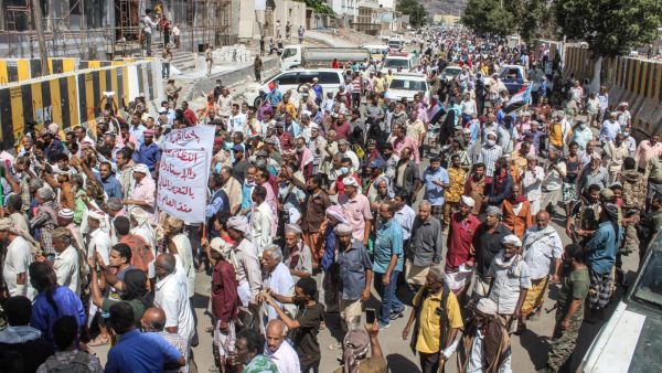 لليوم الثاني.. تظاهرة في عدن احتجاجا على سوء الاوضاع المعيشية