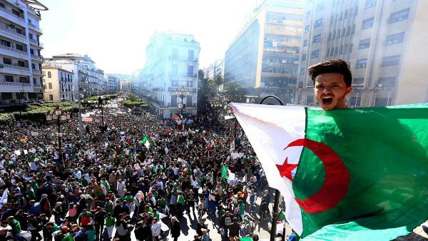  الاحتجاجات تجري للجمعة الثلاثين على التوالي