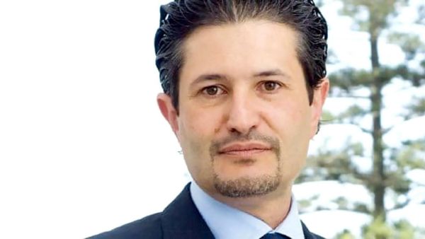 كان قد تم القبض على المليارديرات الأربعة يوم الاثنين في إطار تحقيق في قضايا فساد