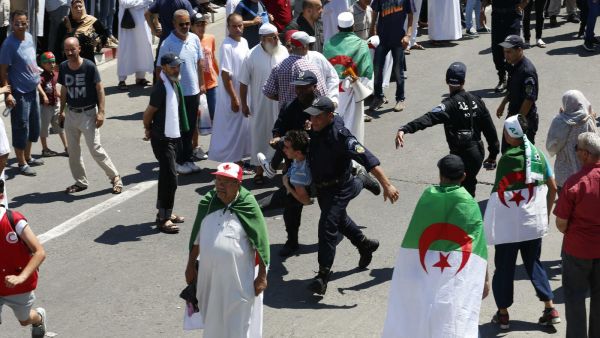 انتشر الفيديو على نطاق واسع عبر وسائل التواصل الاجتماعي