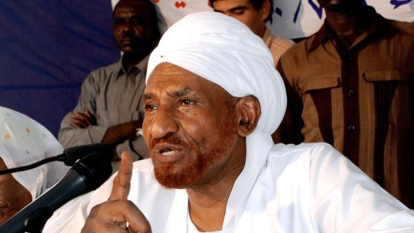 رئيس حزب الأمة القومي الصادق المهدي