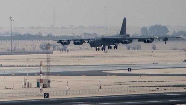 قاذفة من طراز بي-52 ستراتوفورتريس