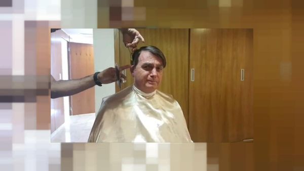 بولسونارو عند الحلاق