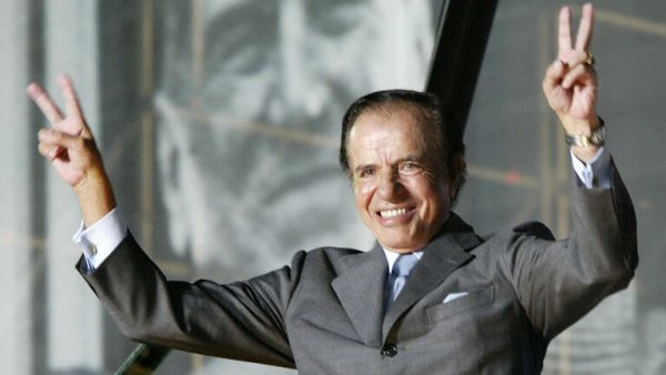 الرئيس الأرجنتيني السابق كارلوس منعم