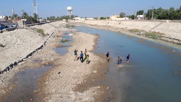صور تاظهر انخفاضا كبيرا في مناسيب نهر دجلة في مناطق عديدة من محافظة ميسان بجنوب العراق