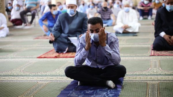 استئناف صلاة الجمعة بمساجد مصر بعد توقف 5 أشهر