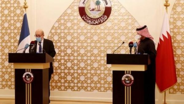 وزير الخارجية الفرنسي جان إيف لودريان يتحدث خلال مؤتمر صحافي مشترك مع نظيره القطري محمد بن عبد الرحمن آل ثاني في الدوحة
