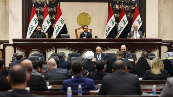 البرلمان العراقي يوافق على قرار يدعو لطرد القوات الأميركية