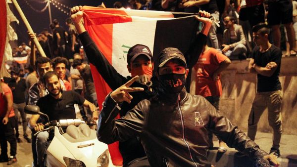 أعلنت السلطات حظراً للتجول في عدد من المحافظات الجنوبية، التي تشهد احتجاجات شعبية كبيرة