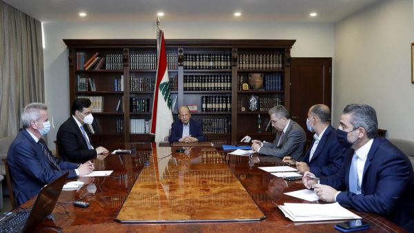 لبنان يقر تسوية لتخفيف أعباء رفع الدعم عن المحروقات