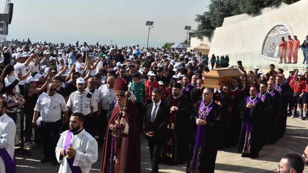 شارك حشد كبير من السياسيين والمواطنين اللبنانيين الخميس في الوداع الأخير للبطريرك الماروني السابق نصرالله بطرس صفير