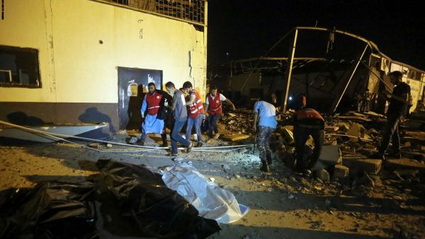  المركز كان يؤوي نحو 600 شخص