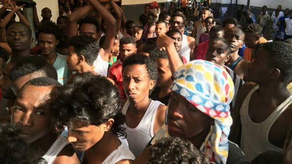 ندّدت الأمم المتحدة الجمعة بالظروف “المروعة” في مراكز احتجاز المهاجرين في ليبيا