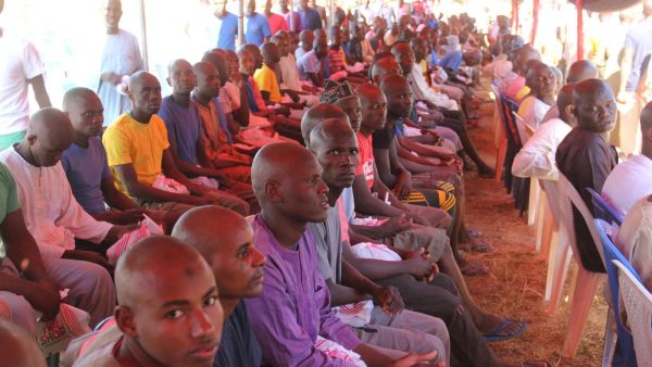 نيجيريا تفرج عن مئات يشتبه بأنهم من "بوكو حرام"