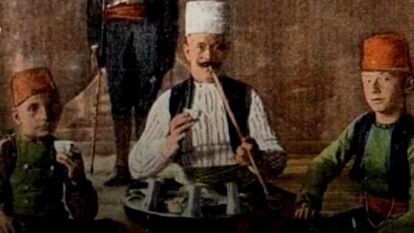 القهوة "قاطفها وطابخها وشاربها في النار" تلك كانت الفتوى