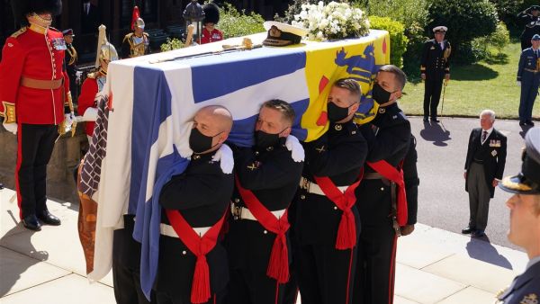 بريطانيا تودع الأمير فيليب في جنازة عسكرية مهيبة