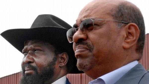 الرئيس السوداني المخلوع عمر البشير (يمين) ورئيس جنوب السودان سالفا كير