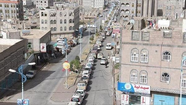 أزمة الوقود تعود مجددا الى مناطق الحوثيين في اليمن