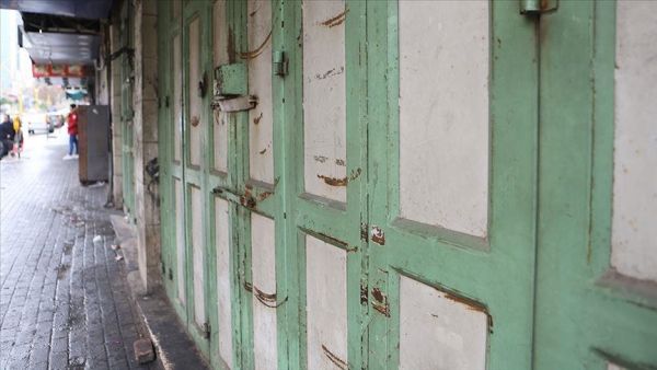 إضراب في الضفة والمدن العربية في إسرائيل تضامنا مع غزة