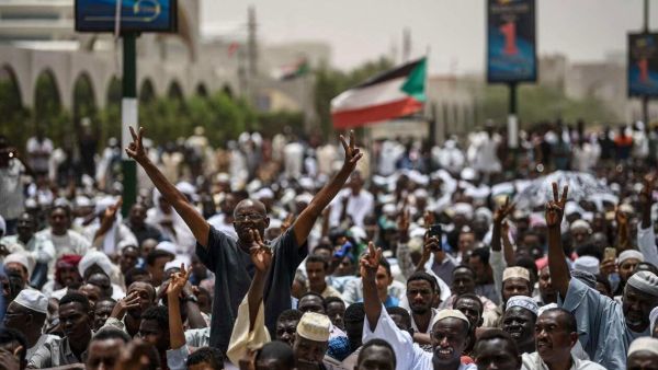 تحالف “قوى الحرية والتغيير” يعلن برنامجه التصعيدي في وجه المجلس العسكري الحاكم
