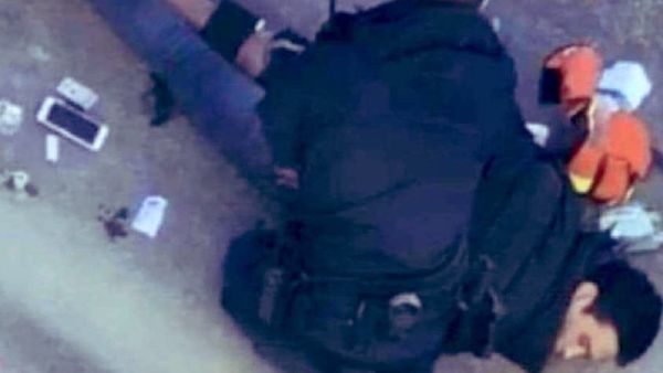 لحظة اعتقال منفذ عملية طعن 8 أشخاص في السويد