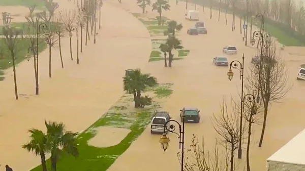 سيول جارفة تداهم مدينة تطوان المغربية
