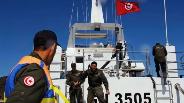 إنقاذ 37 مهاجرا جزائريا قبالة السواحل التونسية