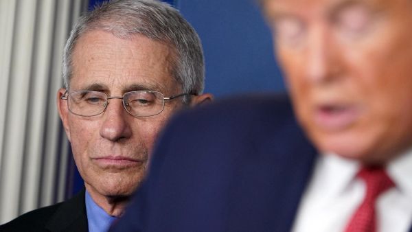 ترامب يتجه لإقالة فاوتشي مرجع اميركا الأول بمواجهة كورونا