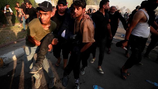 حظر تجول في انحاء العراق وقتيلان في اشتباكات ببغداد