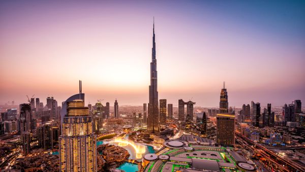 Pinoy pop icons and English techno big shots take Dubai