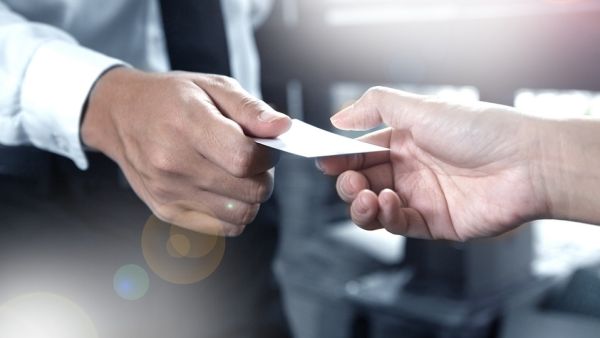 7 Ways to Help your Business Card Stand Out 