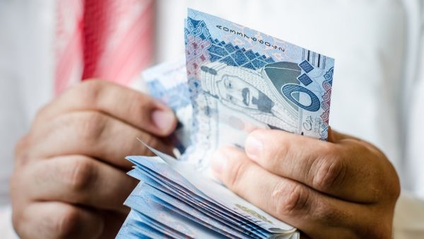 On a monthly basis, Saudi transfers increased by 22.7 percent.