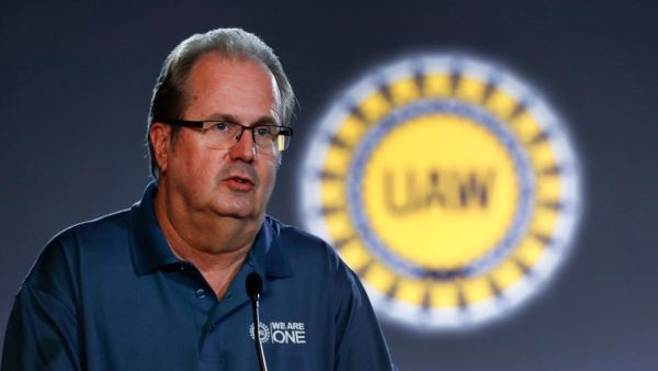 UAW President Resigns After GM Sues Fiat Chrysler Over Union Bribery. (TRT World) UAW President Resigns After GM Sues Fiat Chrysler Over Union Bribery