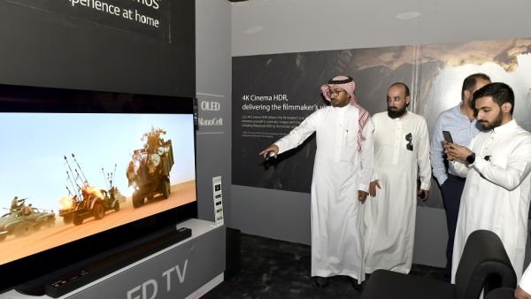 قررت إل جي تعزيز تجربة المستهلك من خلال دمج تكنولوجيا الذكاء الاصطناعي ThinQ في أجهزة التلفزيون