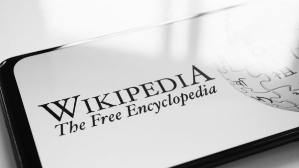 Wikipedia Co-Founder to Launch New Social Media Platform