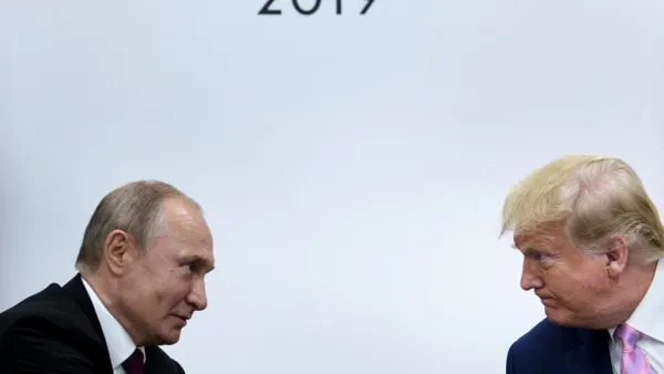 US President Donald Trump (R) attends a meeting with Russia's President Vladimir Putin during the G20 summit in Osaka on June 28, 2019.  Brendan Smialowski / AFP