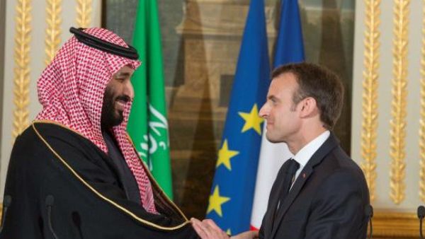 Emmanuel Macron and Saudi Arabia's crown prince, Mohammed bin Salman (Twitter)