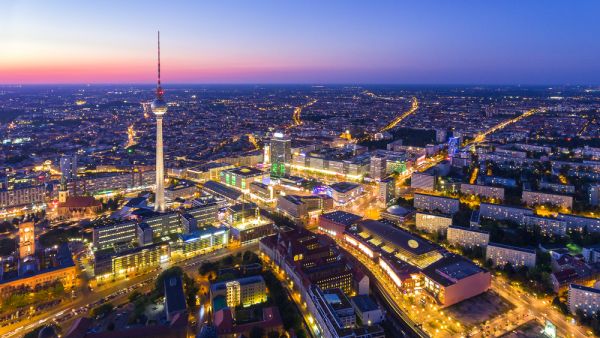 Berlin Skyline City Panorama (Shutterstock)	